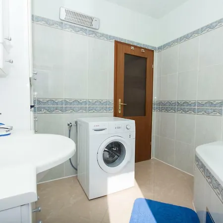 Apartman Helli *