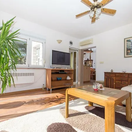 Апартаменты Apartman Helli Трогир