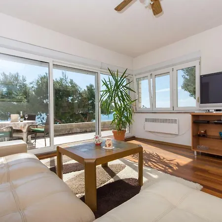 Apartman Helli Апартаменты